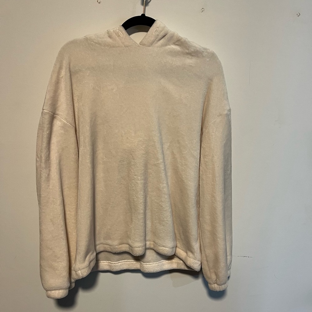 Super soft white sweatshirt with a hood!